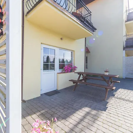 Lodge Bursztyn W Sarbinowie Blisko Morza *