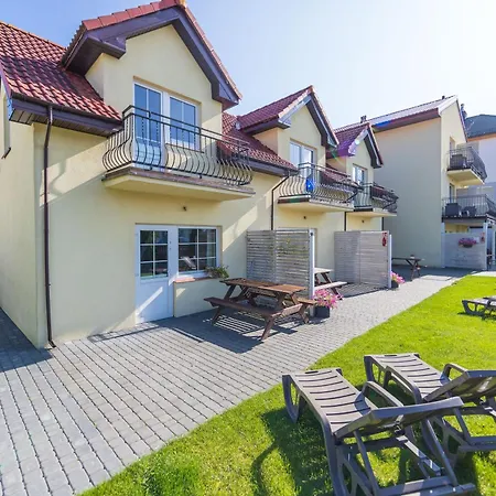 Lodge Bursztyn W Sarbinowie Blisko Morza
