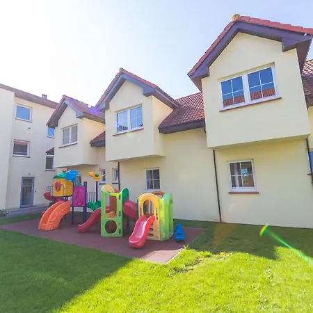 Lodge Bursztyn W Sarbinowie Blisko Morza