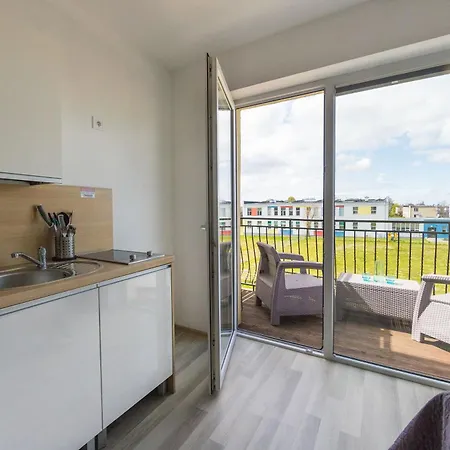 Bursztyn W Sarbinowie Blisko Morza 롯지 사르비노보