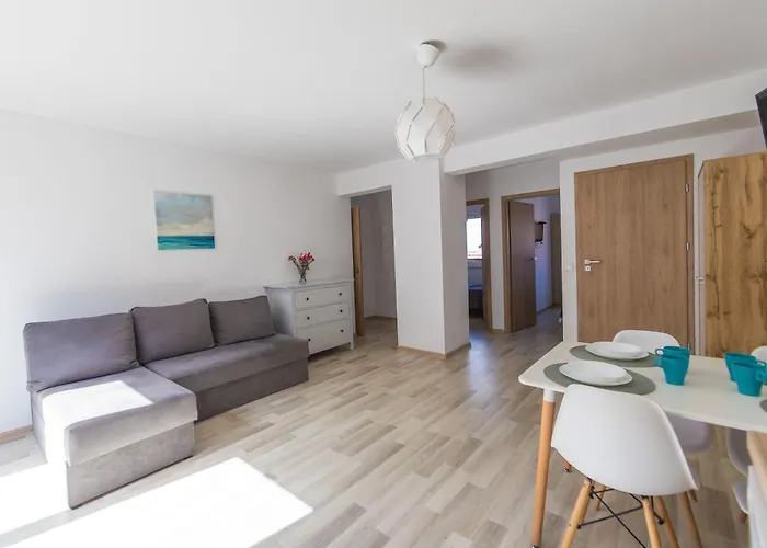 Bursztyn W Sarbinowie Blisko Morza *