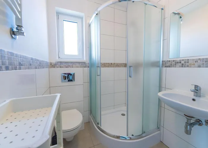 Bursztyn W Sarbinowie Blisko Morza Lodge *